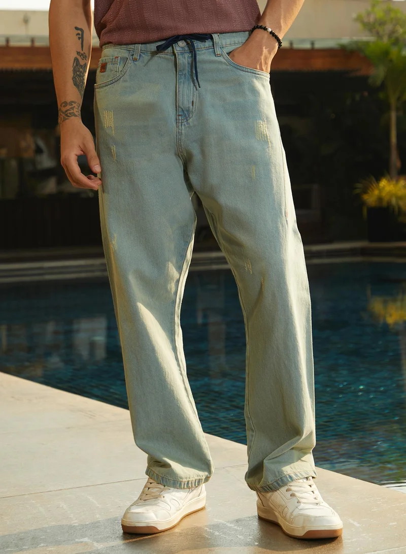 Campus Sutra Men's Light Blue Light-Wash Straight-Fit Denim Jeans For Casual Wear | Mid-Rise | Straight Fit | Button Closure | Denim Jeans Crafted With Comfort Fit For Everyday Wear
